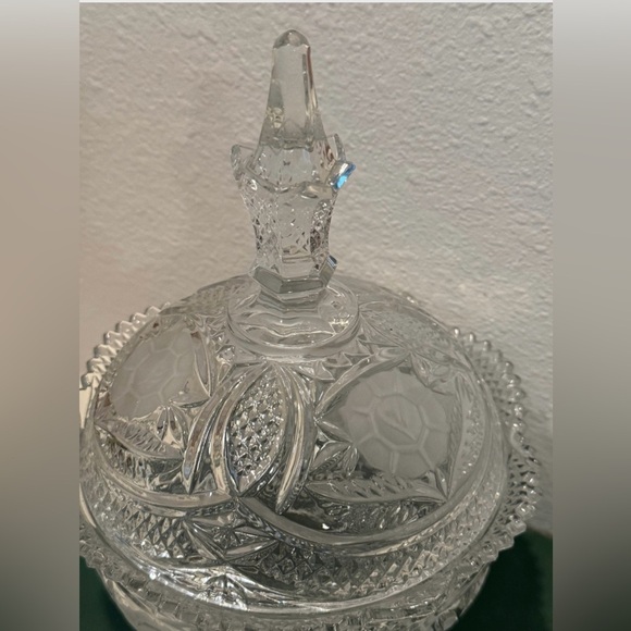 Vintage Rose Detail Cut Crystal Footed Bon Bon Lidded Dish - Picture 4 of 10